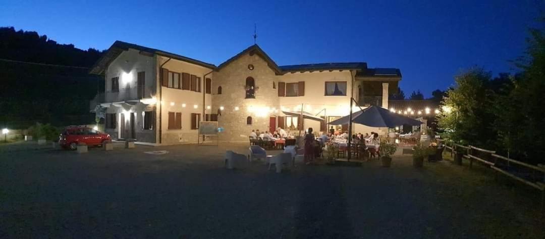 Agriturismo Cascina L'Arche 圣斯泰法诺贝尔博 外观 照片